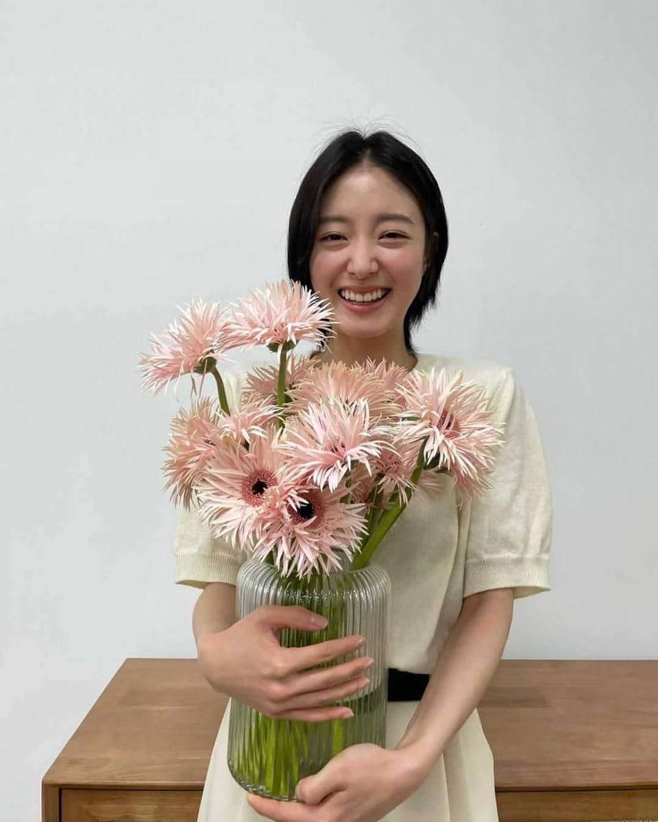 Lee Se Young (instagram.com/seyoung_10)