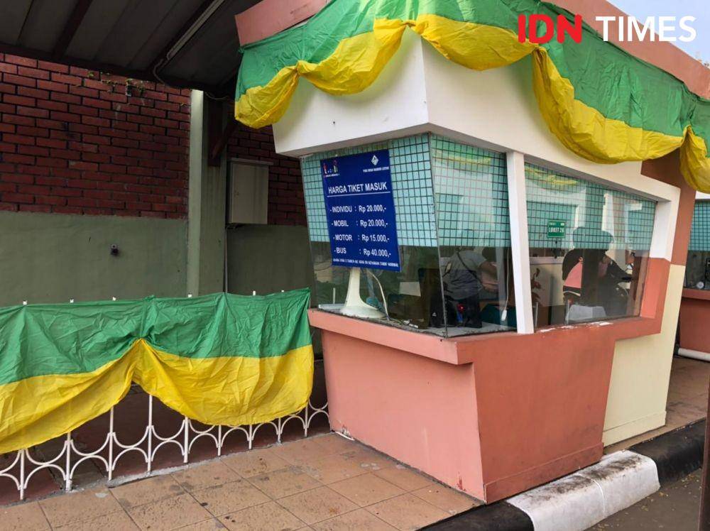 Suasana TMII saat hari pertama lebaran 2021. (IDN Times/Reynaldi Wiranata)