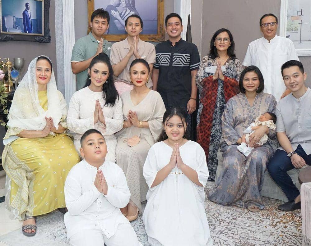 Lebaran keluarga Yuni Shara. (instagram.com/krisdayantilemos)