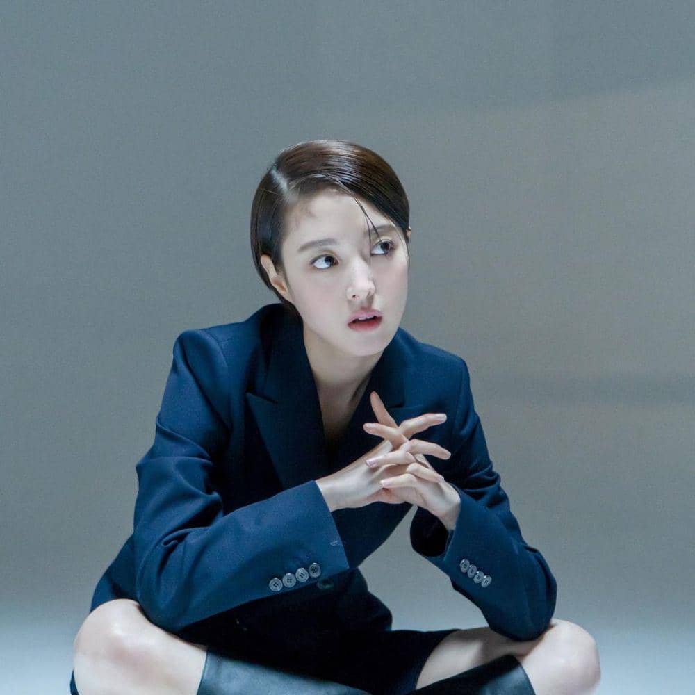 Lee Se Young (instagram.com/seyoung_10)