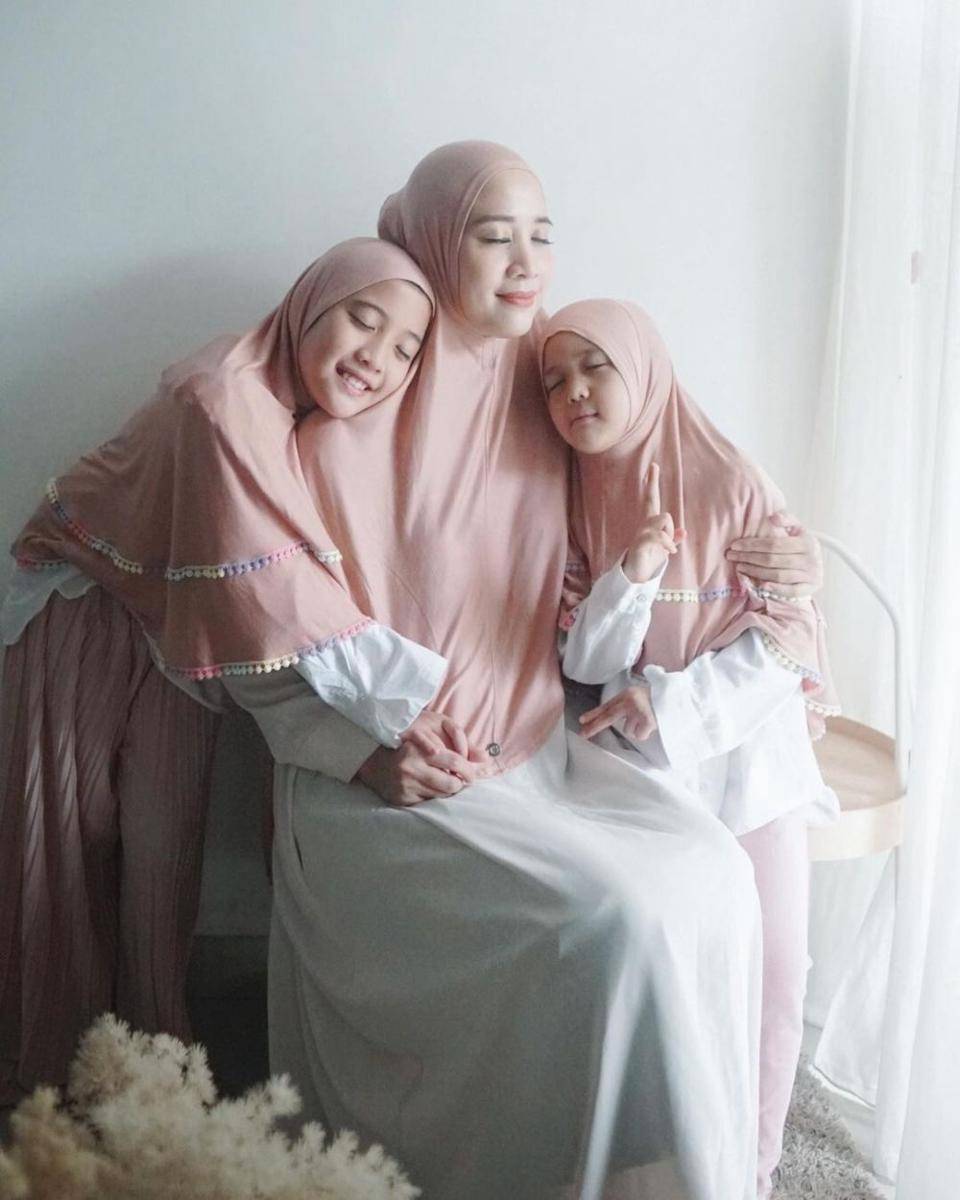 Fanny Fabriana dan buah hati (instagram.com/fannyfabriana)