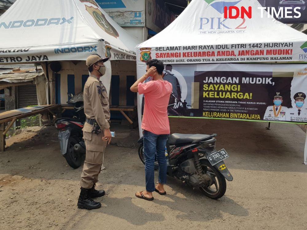 Petugas Akui Sulit Cegah Warga Mudik Lokal dari Jakarta ke Bekasi