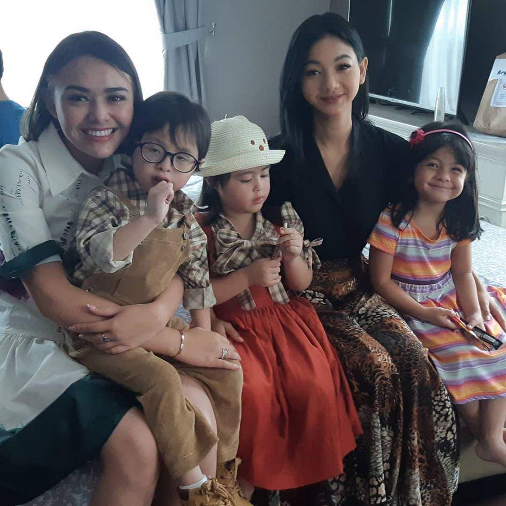 Potret kebersamaan Fara Shakila Reyna dengan anak asli pemeran Ikatan Cinta (instagram.com/cynthia_lamusu)
