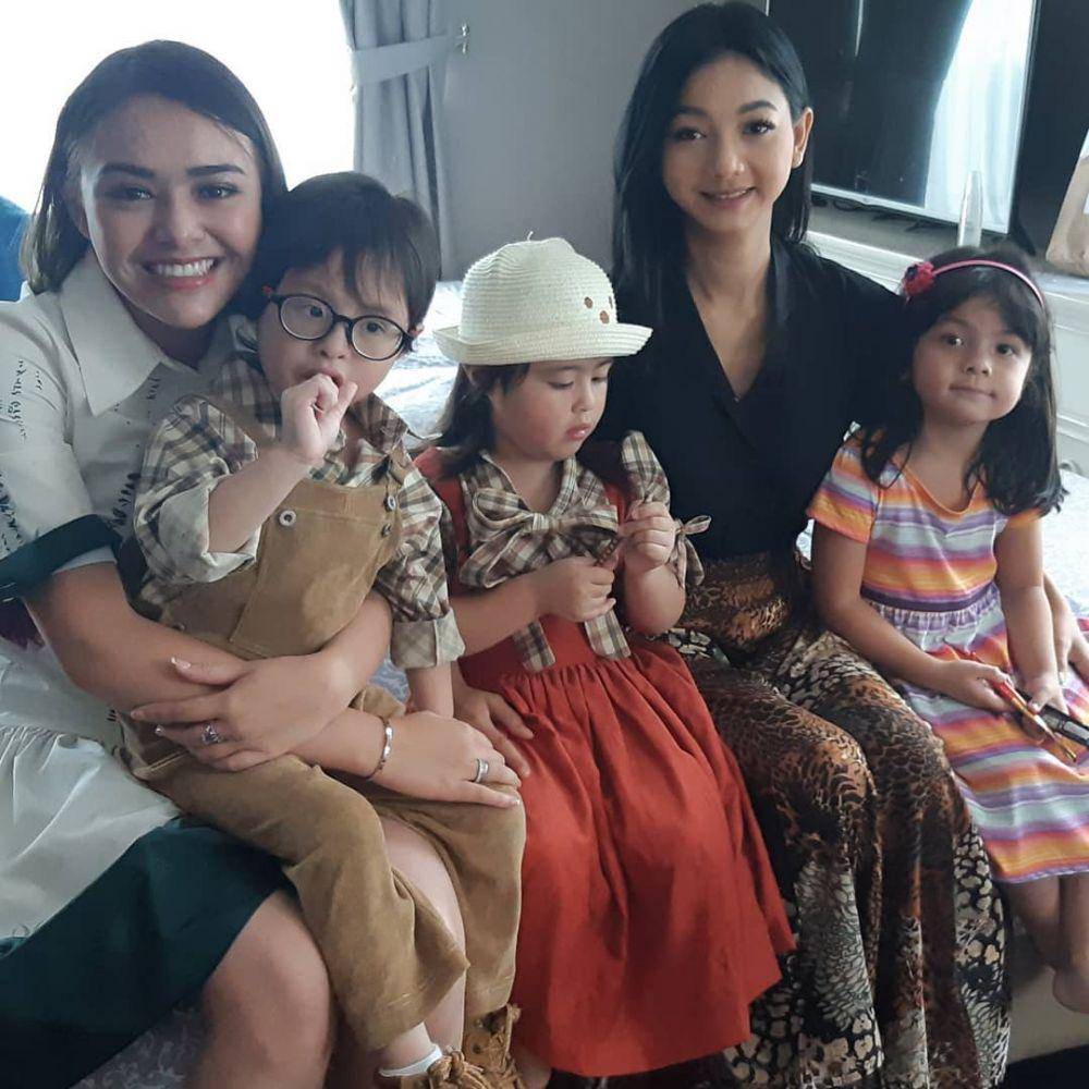 Potret kebersamaan Fara Shakila Reyna dengan anak asli pemeran Ikatan Cinta (instagram.com/cynthia_lamusu)