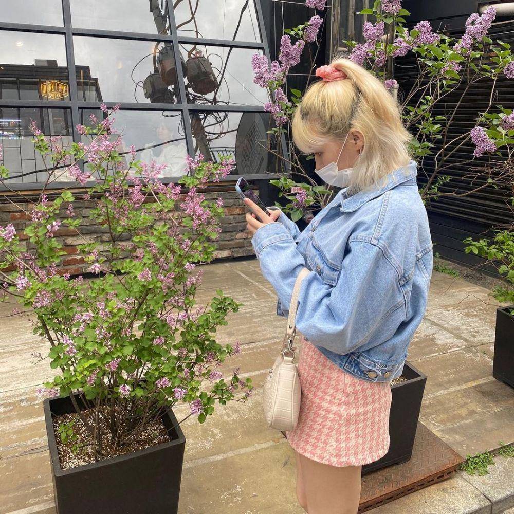 potret Nancy dengan jaket denim (instagram.com/nancyjewel_mcdonie_)