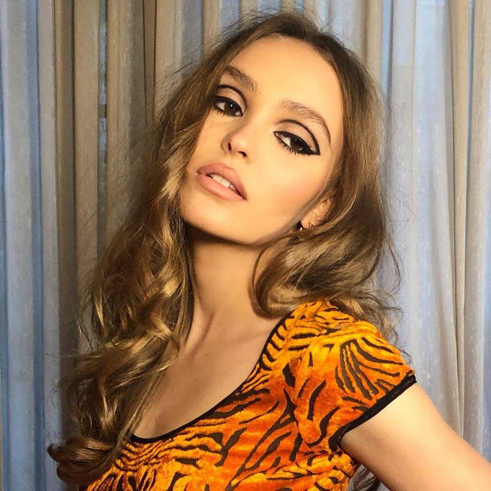 Lily-Rose Depp (instagram.com/lilyrose_depp)