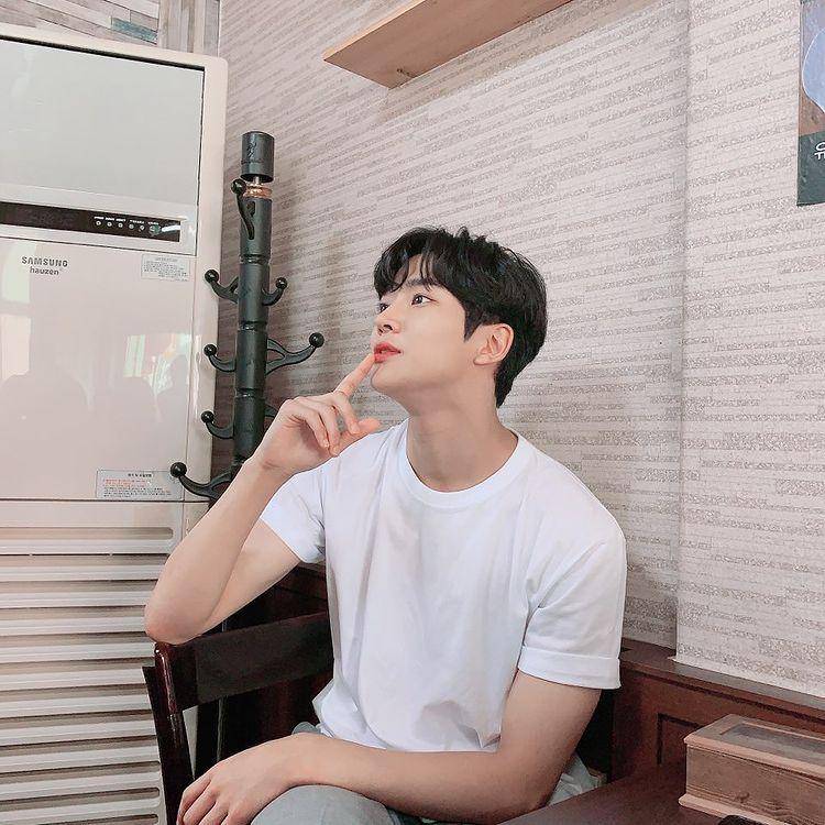 Potret Rowoon SF9 (instagram.com/sf9official)