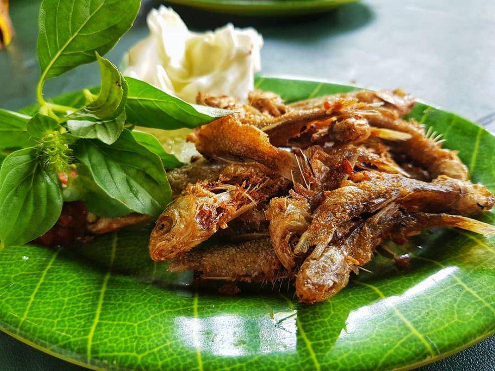 Ikan wader goreng (instagram.com/gessipra)