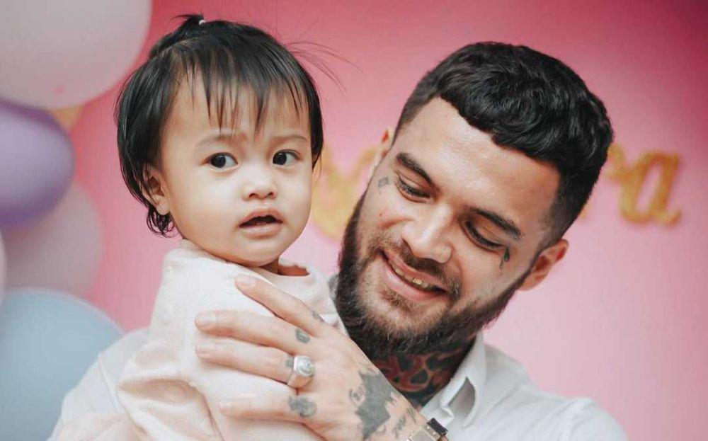 10 Potret Anceyra, Sulung Diego Michiels yang Manisnya Kebangetan