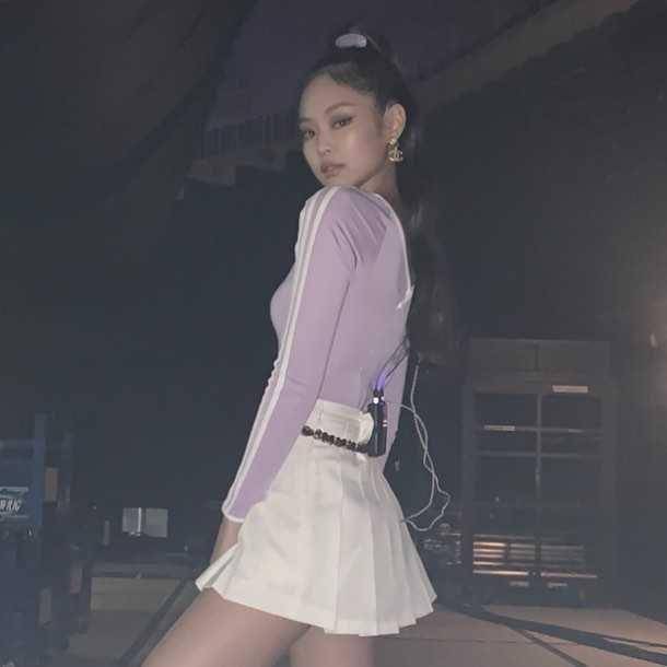 Jennie BLACKPINK di Backstage (instagram.com/jennierubyjane)