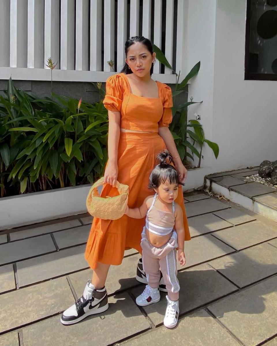 instagram/rachelvennya