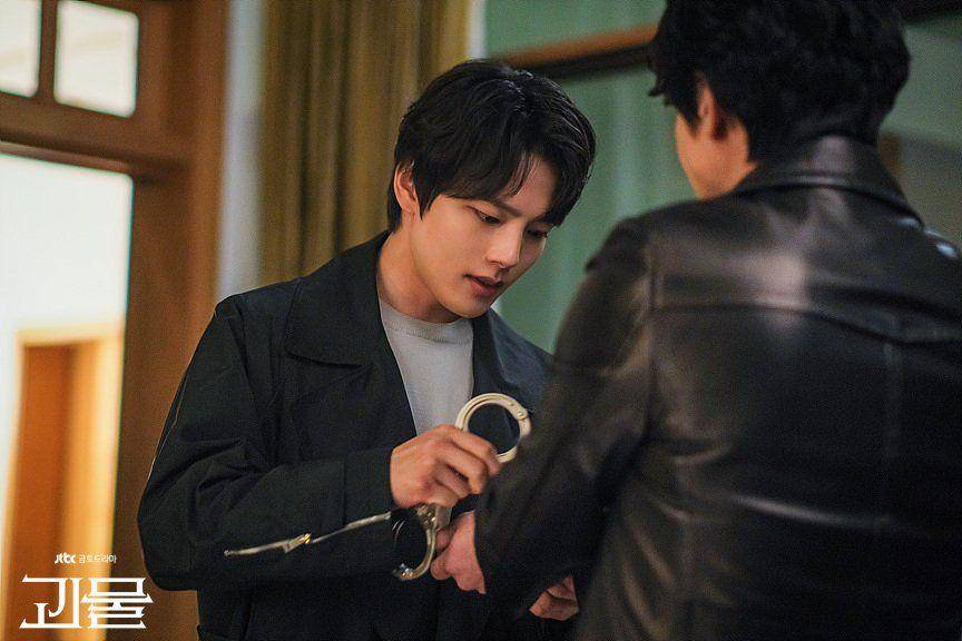 Cuplikan drama Korea Beyond Evil (hancinema.net)