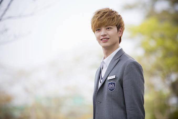 Yook Sung Jae di School 2015 (Dok. KBS2 via soompi.com)
