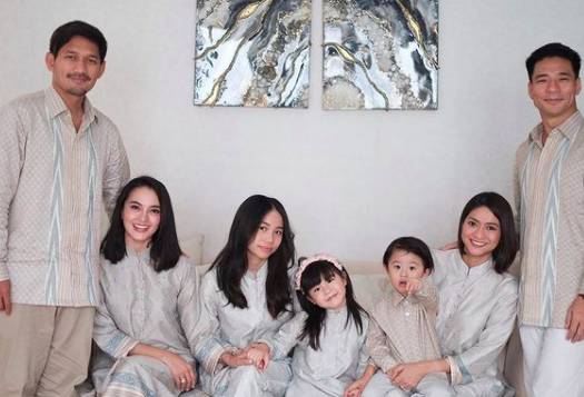 Lebaran Ibnu Jamil dan keluarga (instagram.com/ririnekawati)