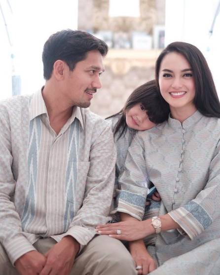 Lebaran Ibnu Jamil dan keluarga (instagram.com/ririnekawati)