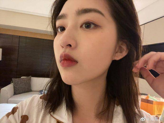 Deng Enxi (weibo.com/dengenxi)