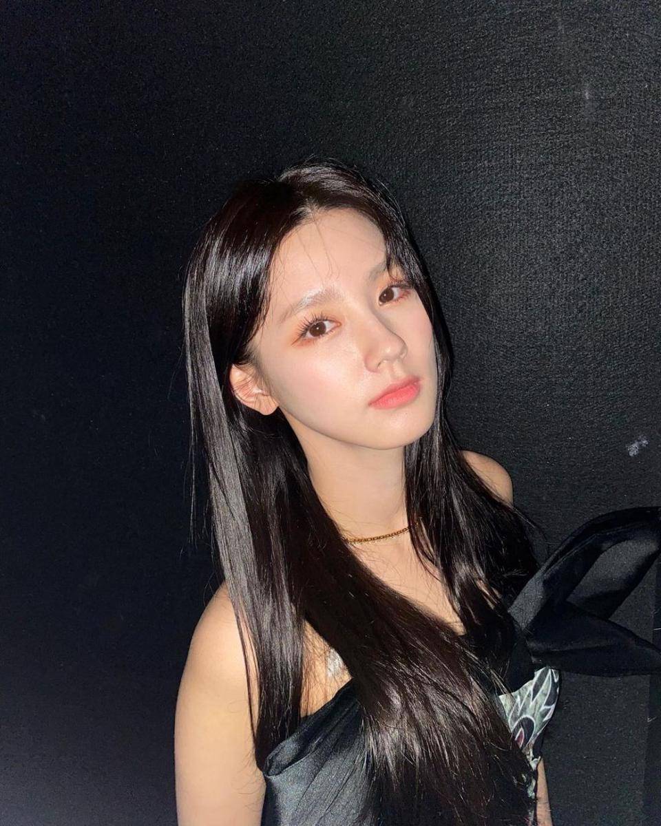 Miyeon (G)-IDLE (instagram.com/noodle.zip)