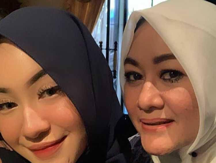 Putri dan istri dari Adi Bing Slamet (instagram.com/janahbs)