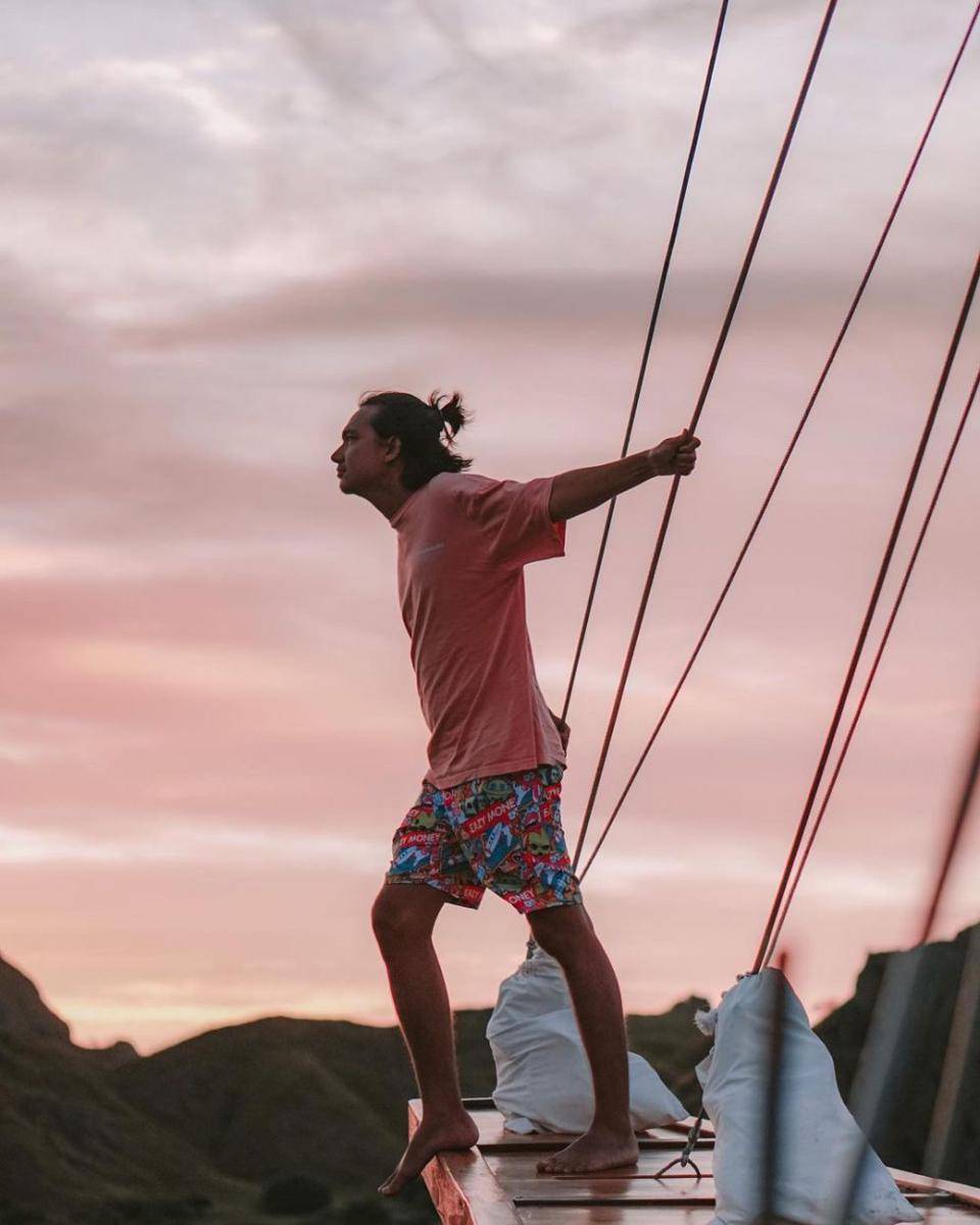 Adipati Dolken (instagram.com/adipati)