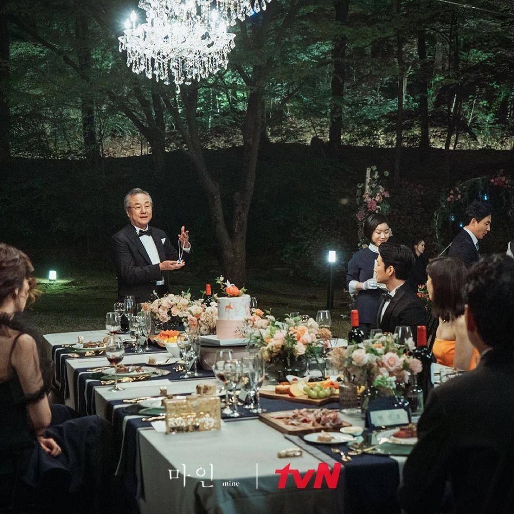 Mine (Instagram.com/tvndrama.official)