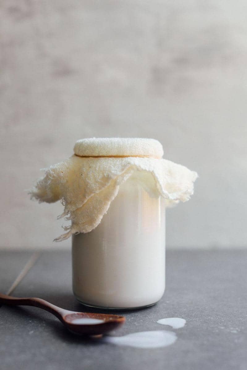 ilustrasi mendiamkan yoghurt (minimalistbaker.com)