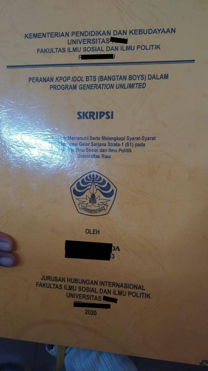judul skripsi yang out of the box. (twitter.com/_lyannn)