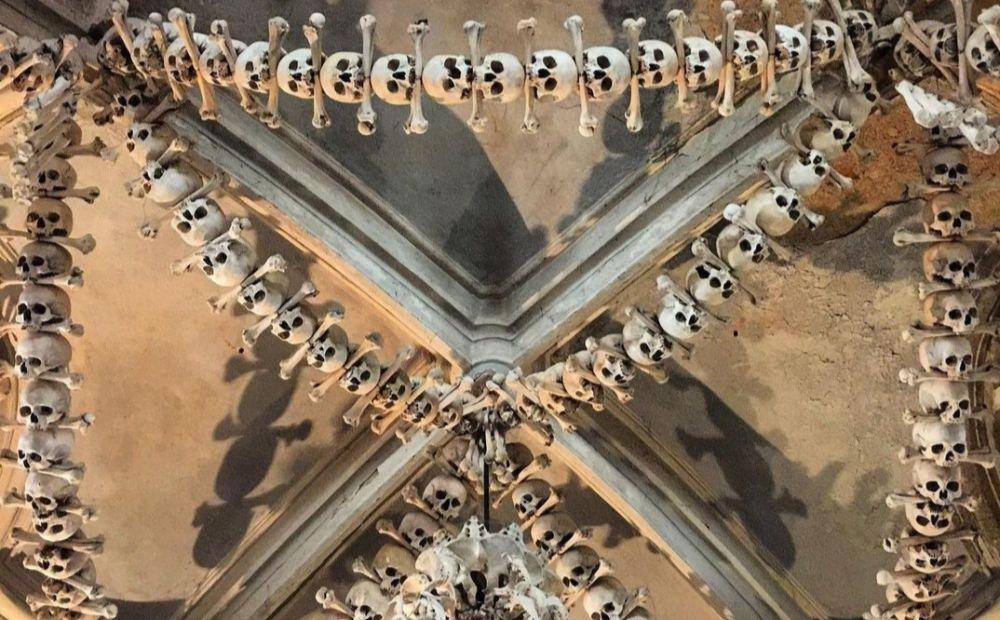 ilustrasi Sedlec Ossuary (Instagram.com/pbjuppsala)