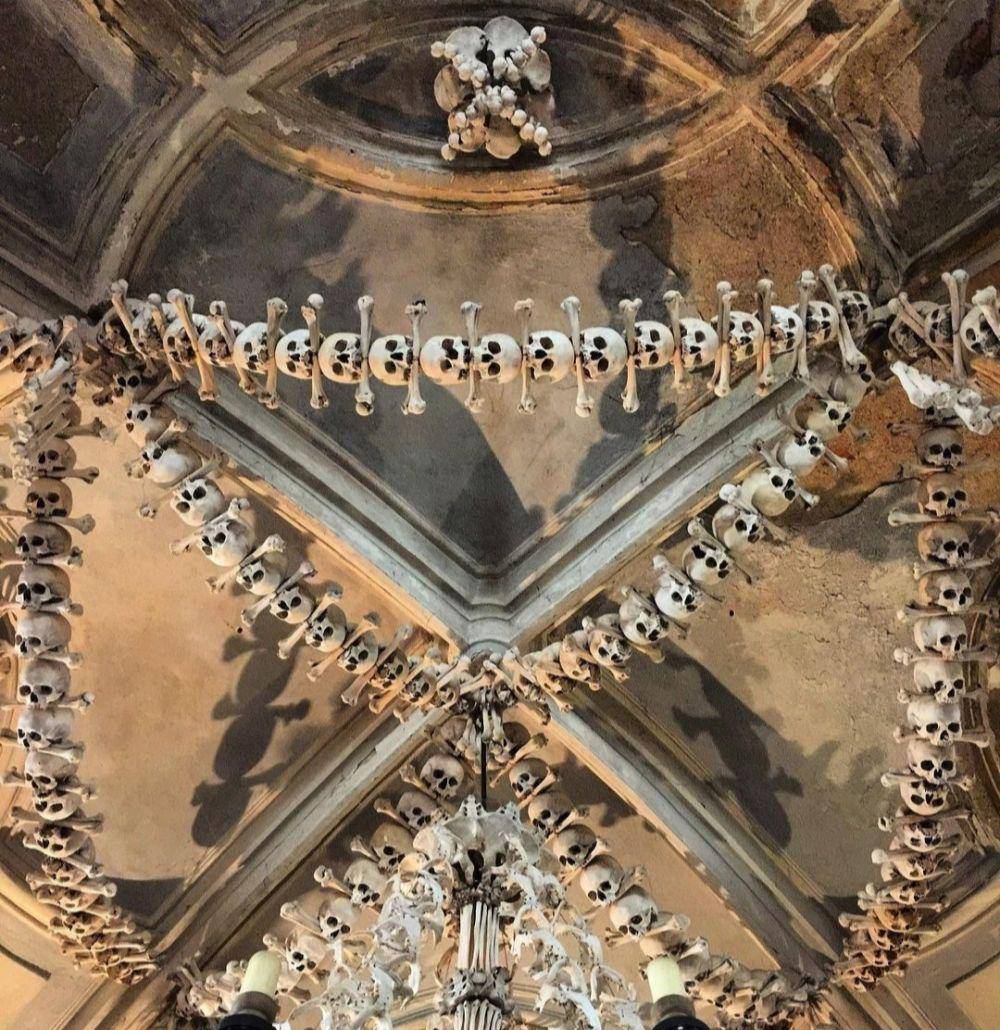ilustrasi Sedlec Ossuary (Instagram.com/pbjuppsala)