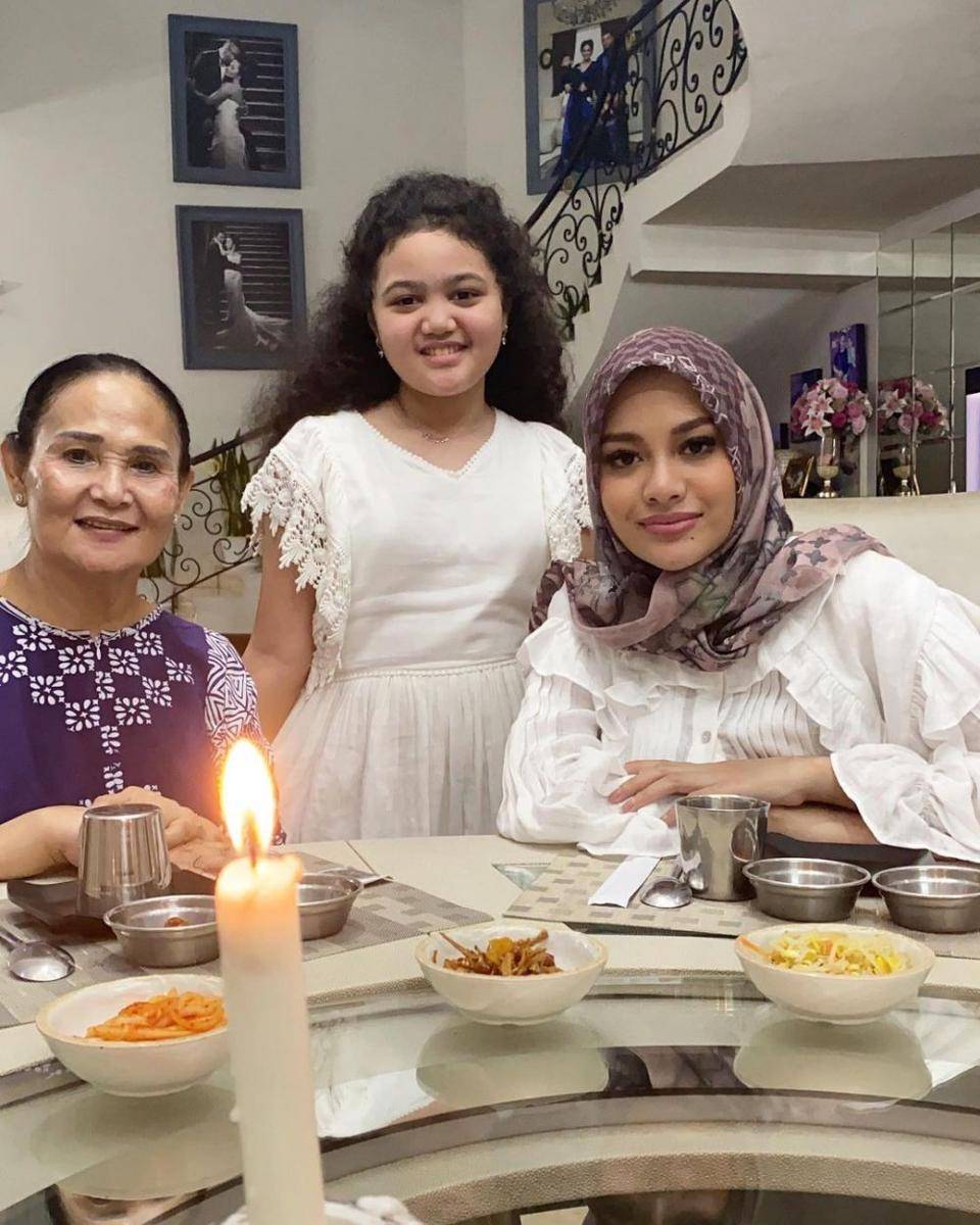 KD dan Aurel (instagram.com/krisdayantilemos)