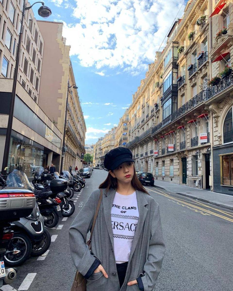 potret Jisoo sedang liburan (instagram.com/sooyaaa__)