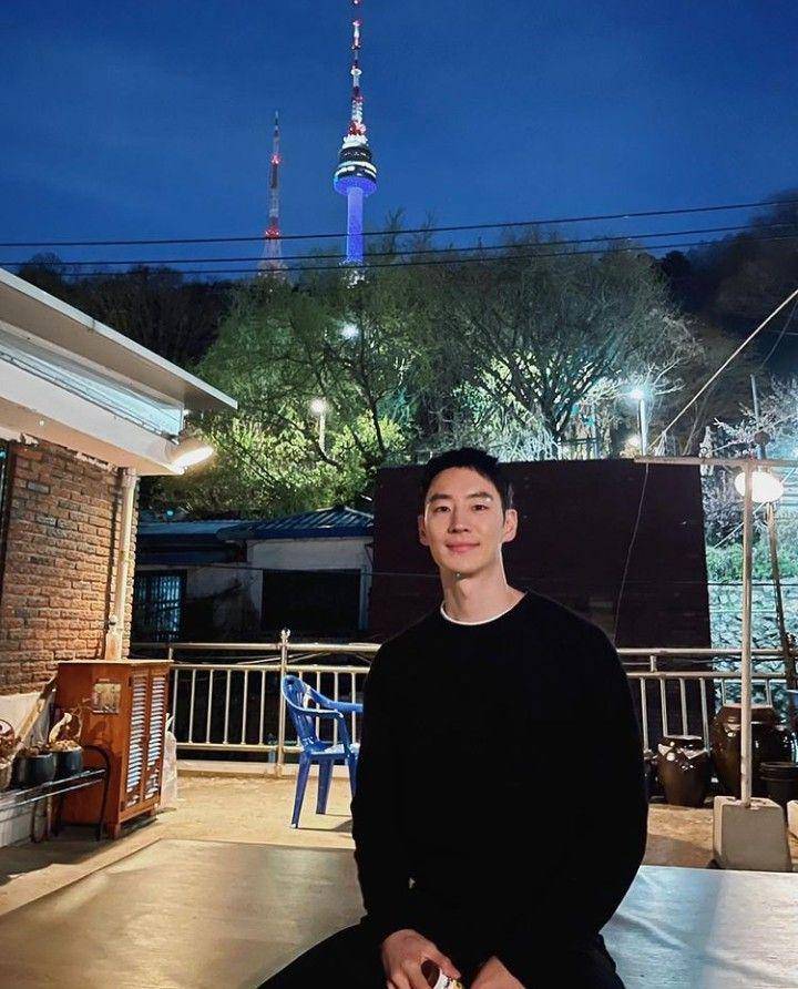 Lee Je Hoon (instagram.com/leejehoon_official)