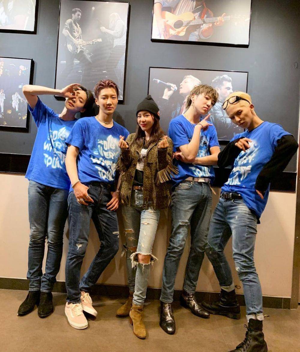 Sandara dengan WINNER (instagram.com/daraxxi)