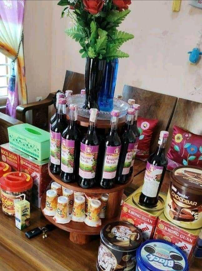 kue dan hidangan lebaran gak biasa (facebook.com/Isha Kayana)