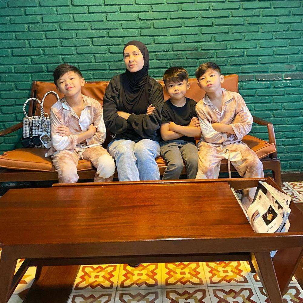 Ratna Galih dan anak (instagram.com/ratnagalih)