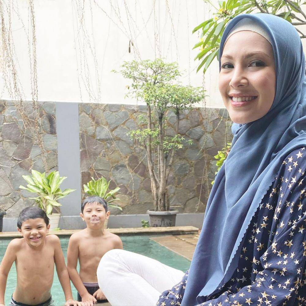 Ratna Galih dan anak (instagram.com/ratnagalih)