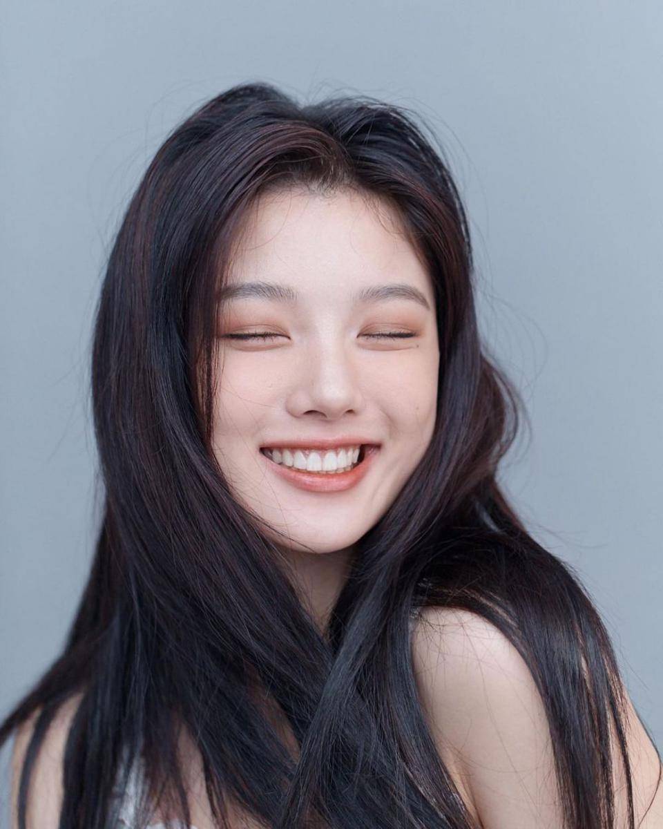 Kim Yoo Jung (Instagram.com/you_r_love)