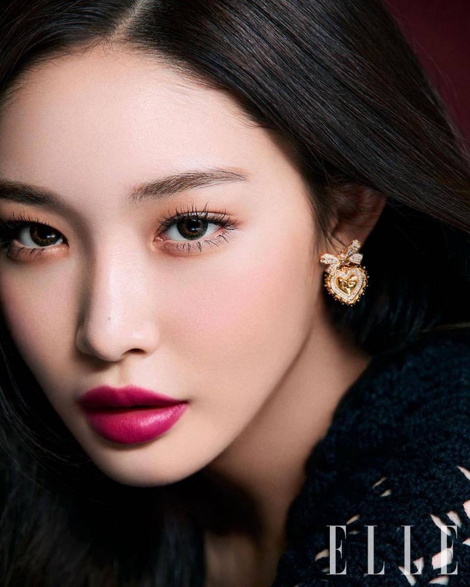 momen close up Chungha (instagram.com/chungha_official)