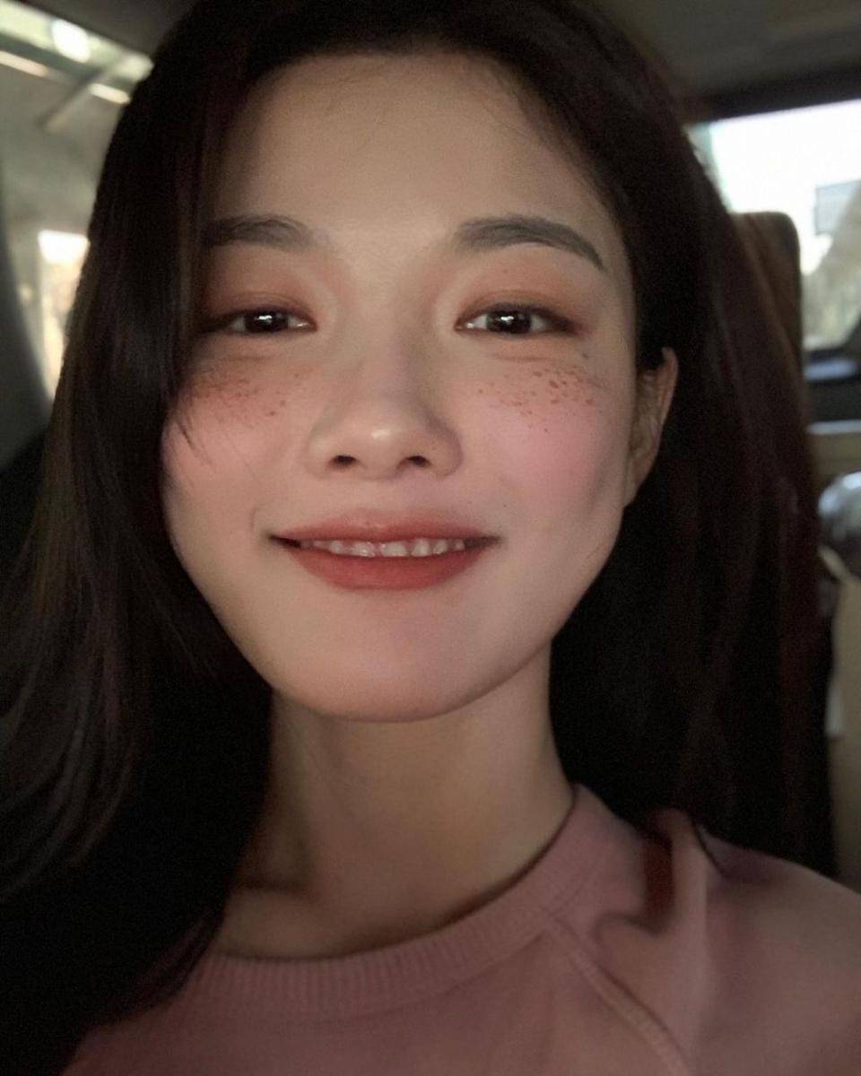 Kim Yoo Jung (Instagram.com/you_r_love)