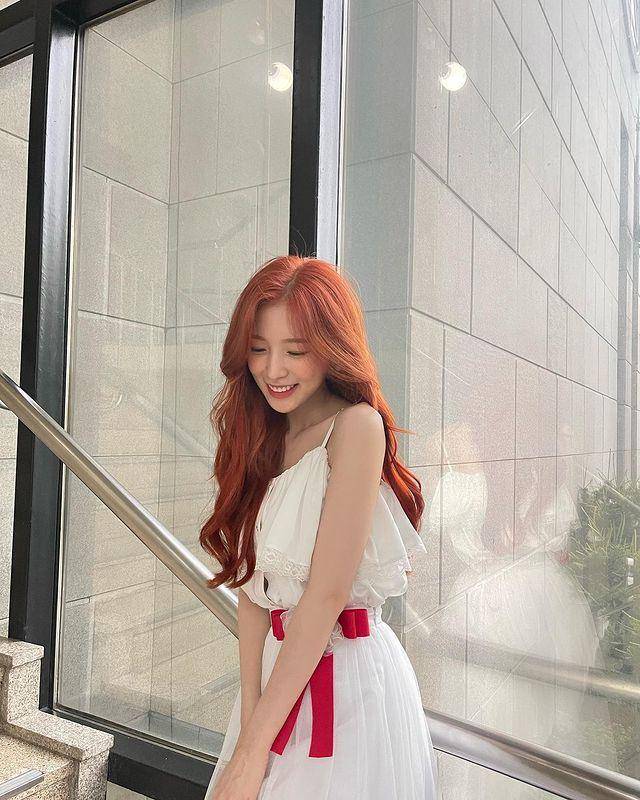 Arin Oh My Girl (Instagram.com/ye._.vely618)