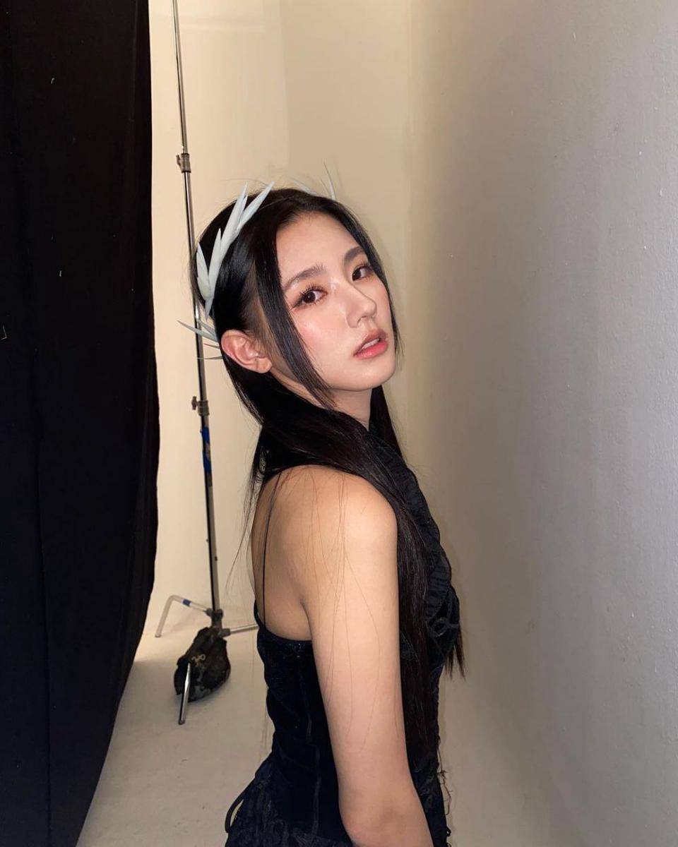 Miyeon (G)I-DLE (instagram.com/noodle.zip)