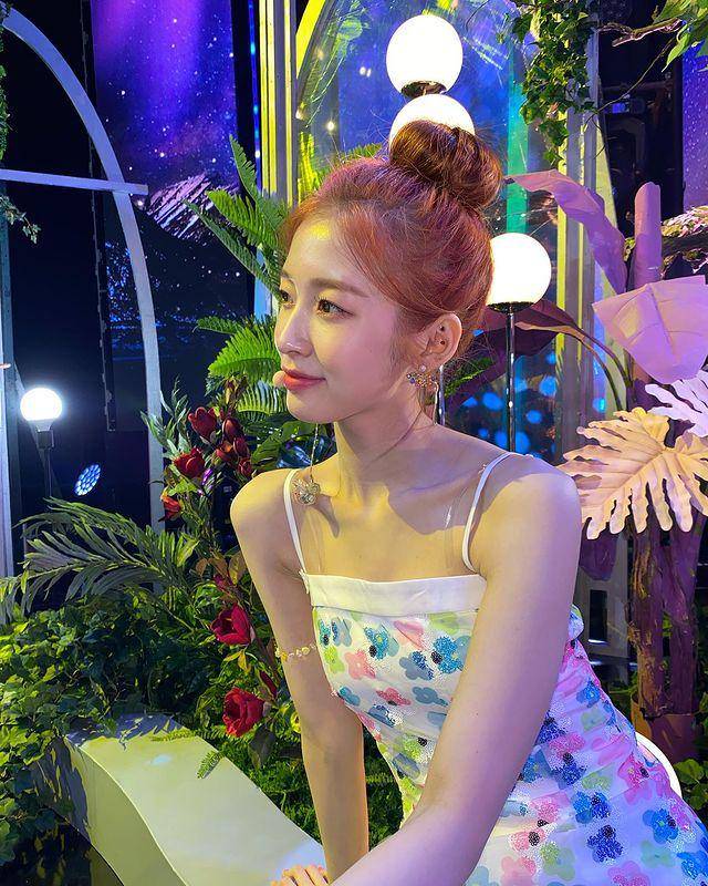 Arin Oh My Girl (Instagram.com/ye._.vely618)