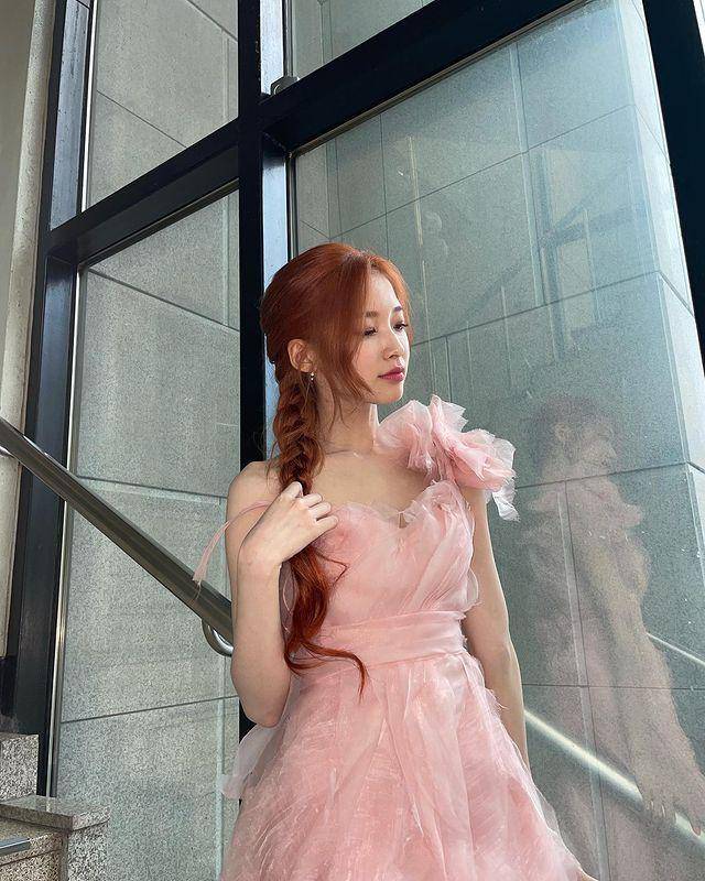 Arin Oh My Girl (Instagram.com/ye._.vely618)