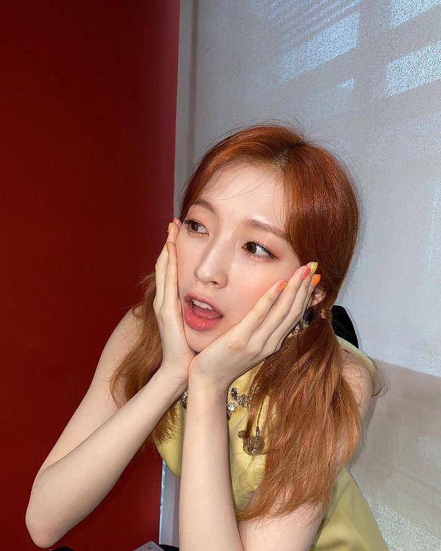 Arin Oh My Girl (Instagram.com/ye._.vely618)