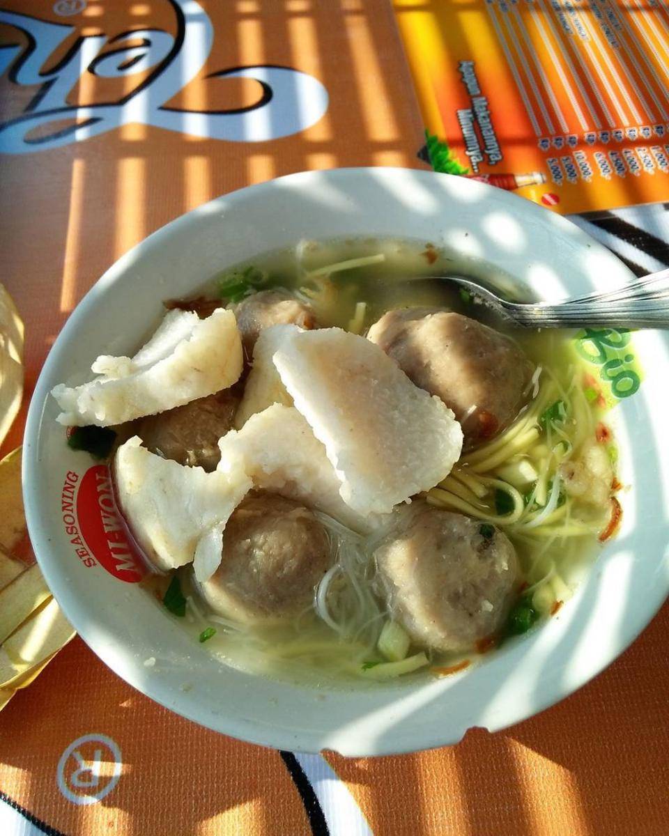 Bakso kupat (instagram.com/anggimaulia)