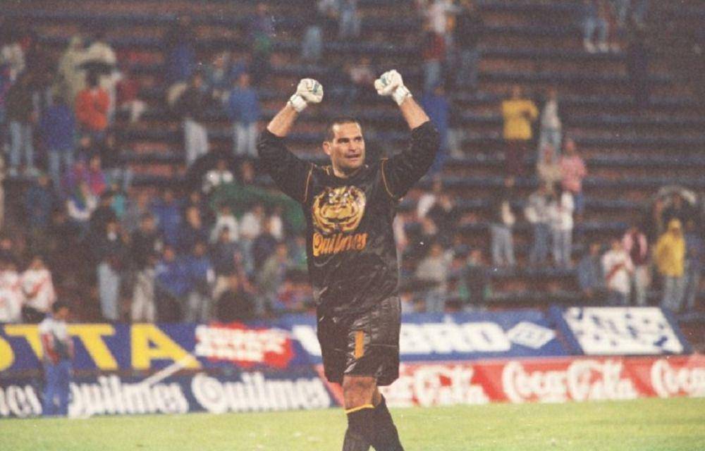 Chilavert pernah mencetak gol spektakuler (libero.id)