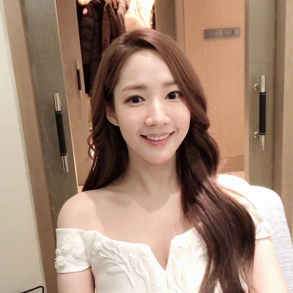 potret Minyoung saat tersenyum (instagram.com/rachel_mypark)