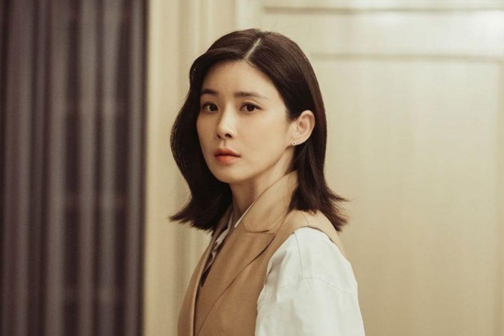Tajir Melintir, 10 Harga Fashion Lee Bo Young di Drama Korea Mine