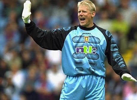 Peter Schmeichel saat berkarier bersama Aston Villa (twitter.com/premierleague)