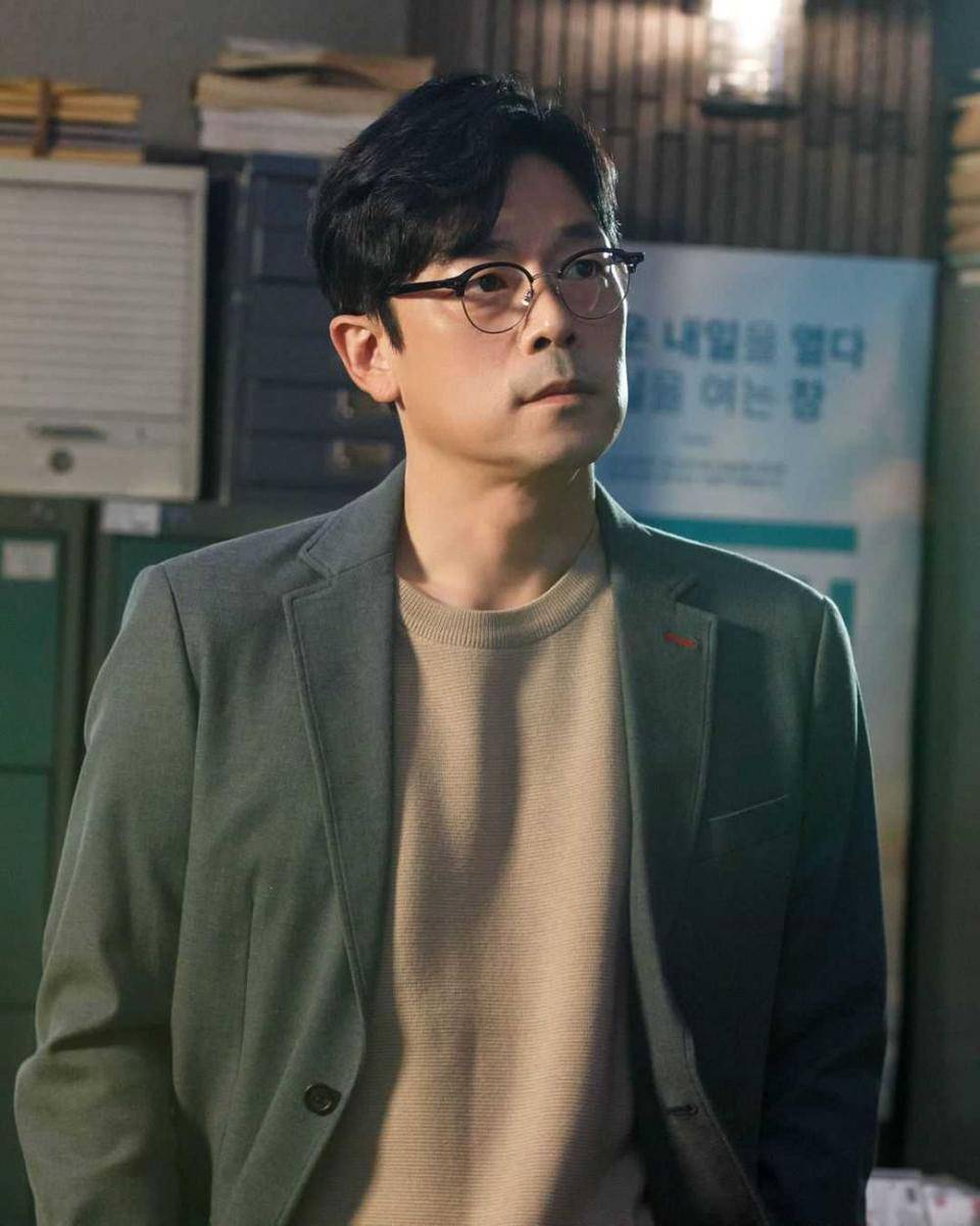 Lee Seung Joon (instagram.com/jumpent_official)