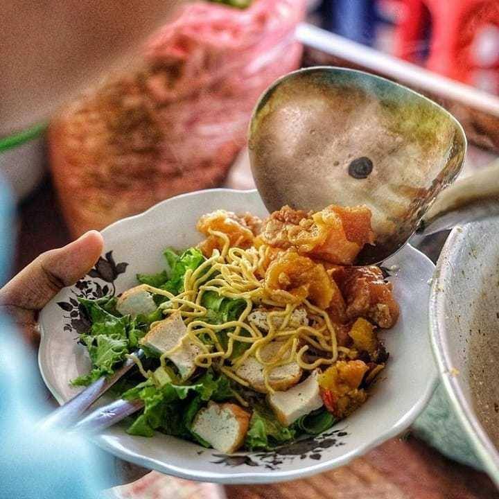 tahu campur kalasan (instagram.com/maunitip.sby)